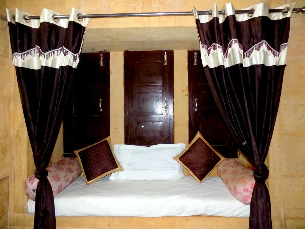 Hotel Fotiya ไจซัลเมอร์ ภายนอก รูปภาพ
